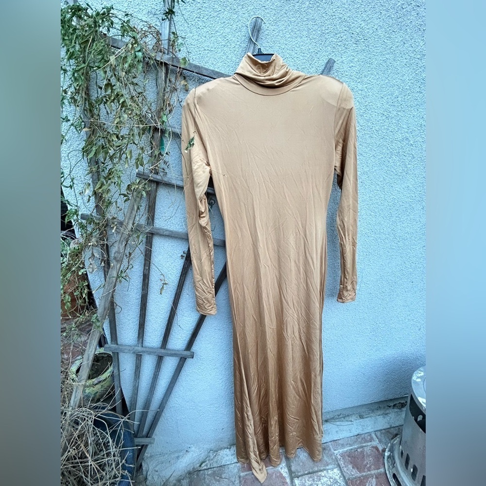 L'Academie Kyma Maxi Dress in Taupe New with Tag! - Picture 2 of 5